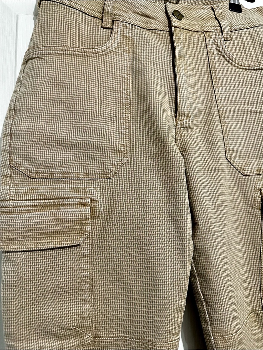 Pilcro Anthropologie Summit Brown and Cream Houndstooth Cargo Pants - Picture 10 of 14